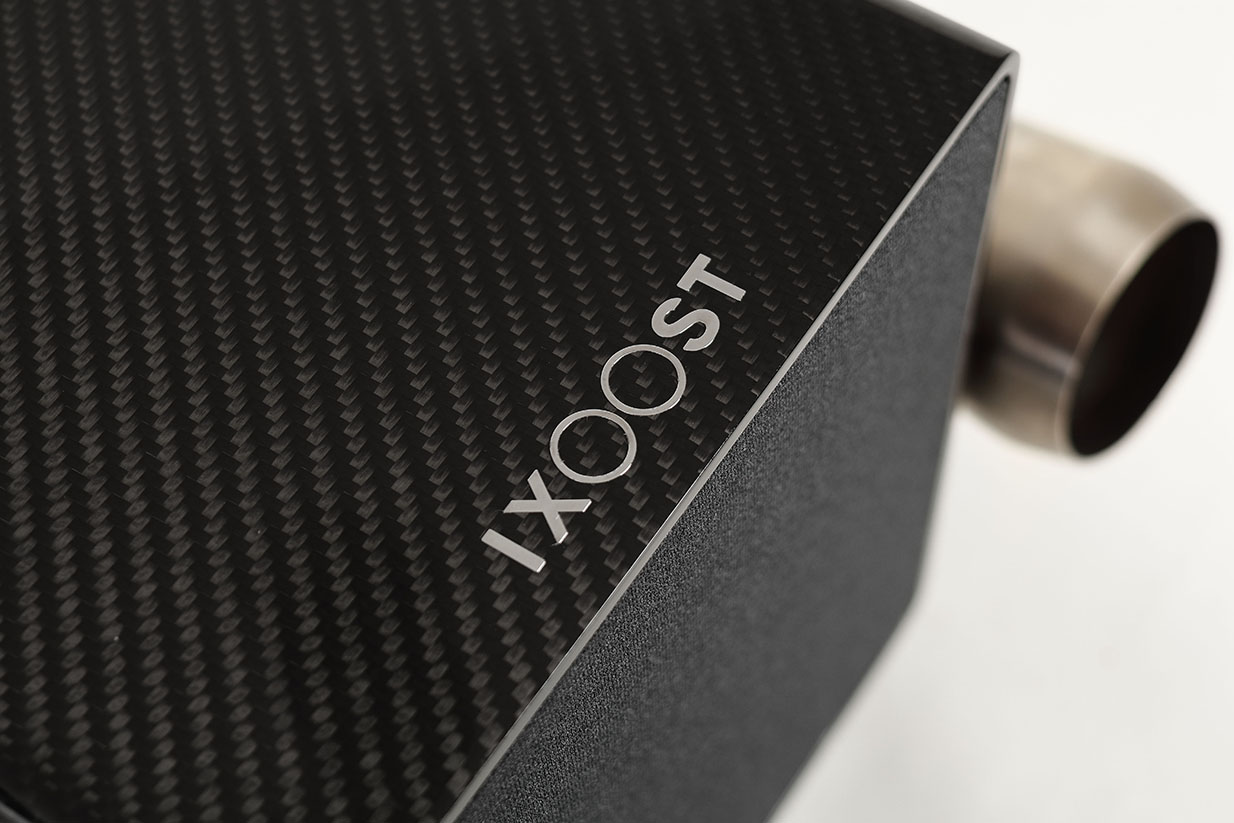 iXOOST KUBO Carbon impianti stereo di design