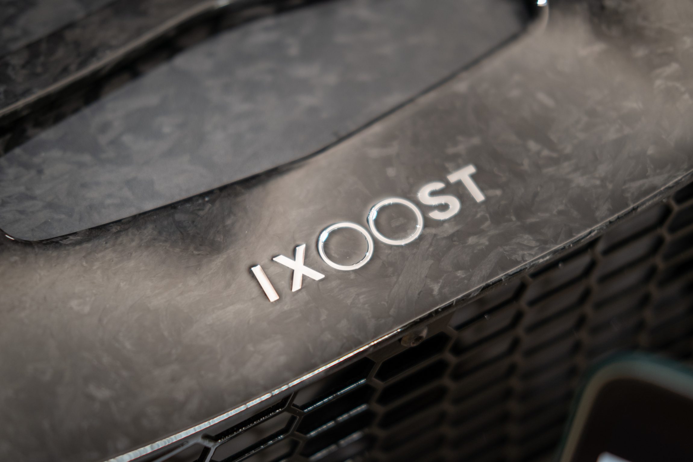 iXOOST - Lamborghini™ AVALÁN Forged Carbon