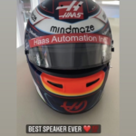 Storia di Instagram sul casco originale di Romain Grosjean trasformato in uno speaker hi-fi
